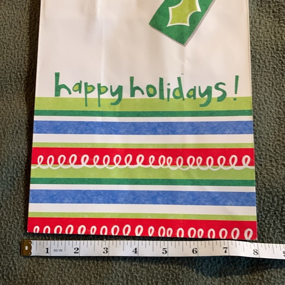 New lot of gift bags, tissue paper, gift card holder and box. See pics for sizes - Picture 4 of 14